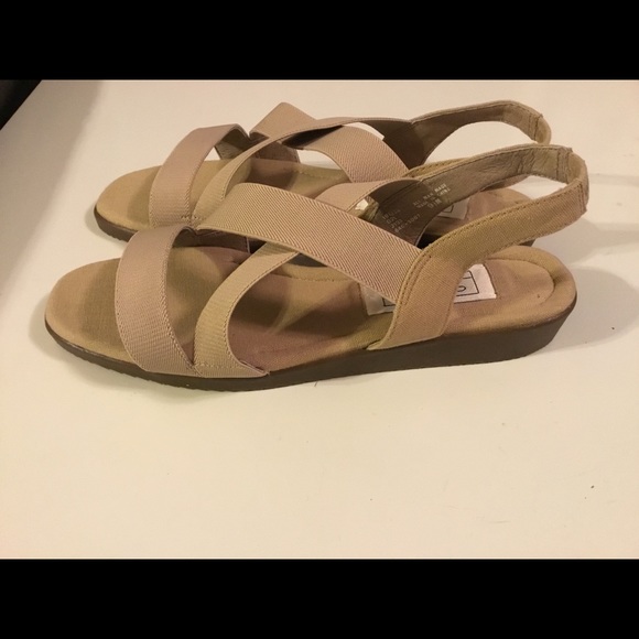 Brand New Worthington Sport Tan Sandals Size 9.5M - Picture 4 of 6